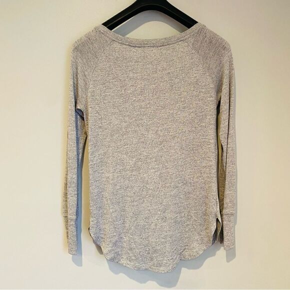 Athleta Luxe Pose Gray Heathered Long Sleeve Thumbhole Top Size Small - Picture 3 of 7